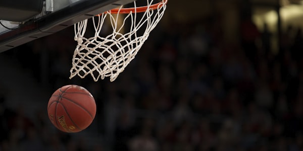 开云集团篮球赛事专业预测页面 - 呈现NBA比赛球员效率值和球队节奏分析图